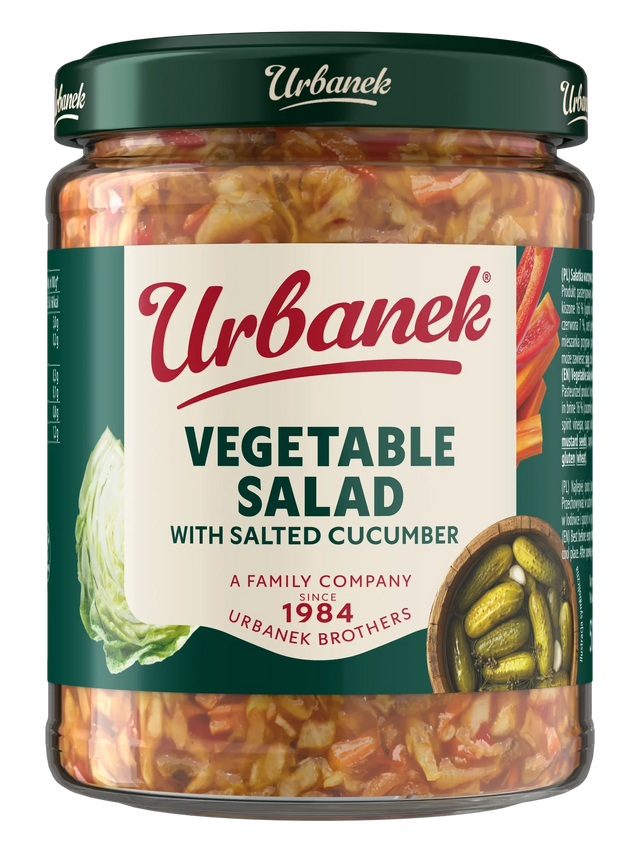 Vegetable salad with salted cucumber