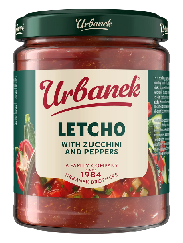 Letcho with zucchini and peppers