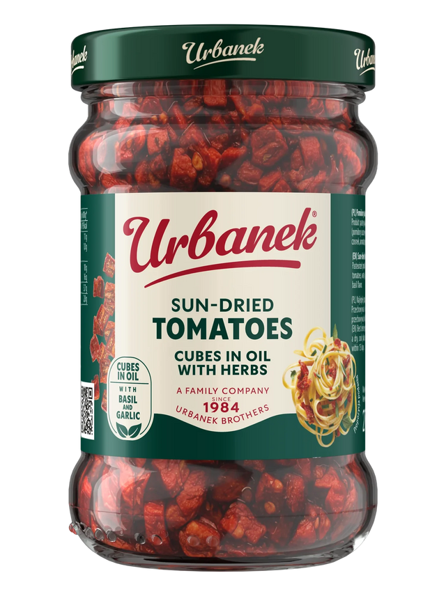 Sun-dried tomatoes cubes for pasta with herbs